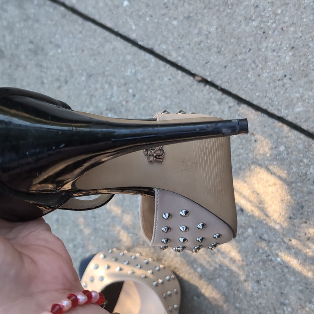 Rock & Republic Studded Heels Cream & Black Sz 9 - Picture 5 of 7